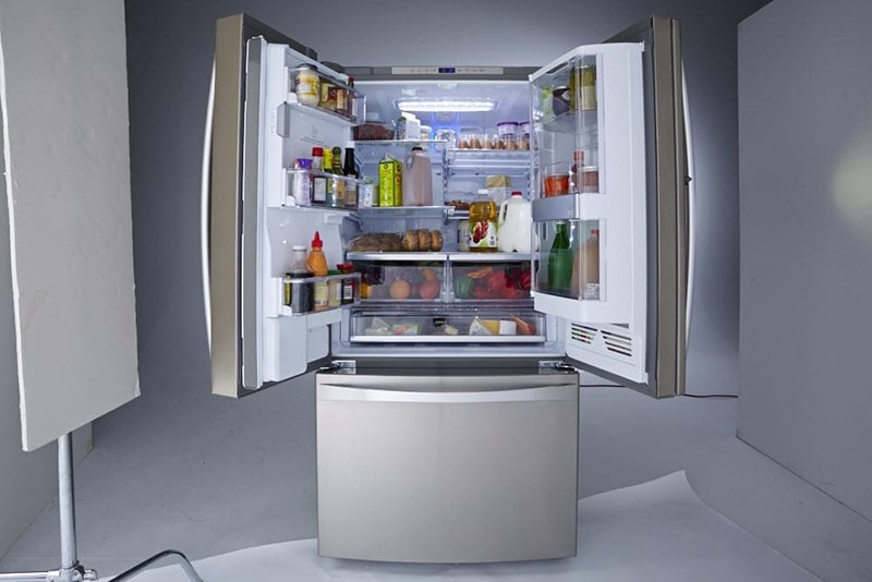 Vị trí đặt tủ không cân bằng là 1 trong những nguyên nhân khiến tủ lạnh kêu lạch cạch